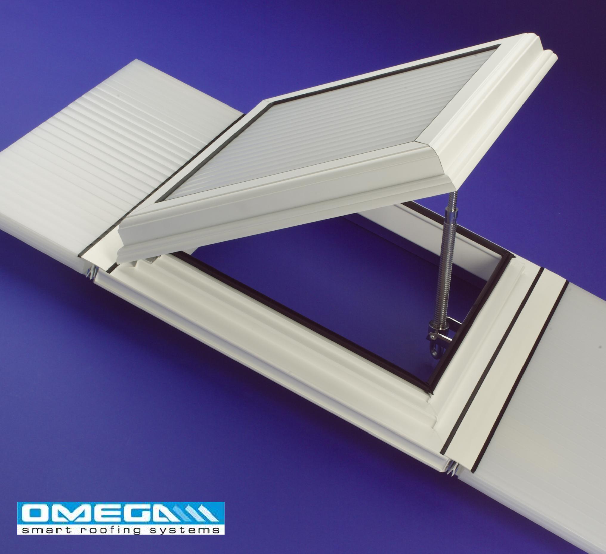 Aluminium/uPVC Conservatory Roof Vent (Bar-to-Bar) for 25mm thick polycarbonate